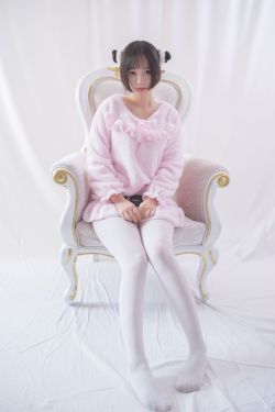 [輕蘭映畫] VOL.017 粉紅毛茸茸睡衣白絲少女